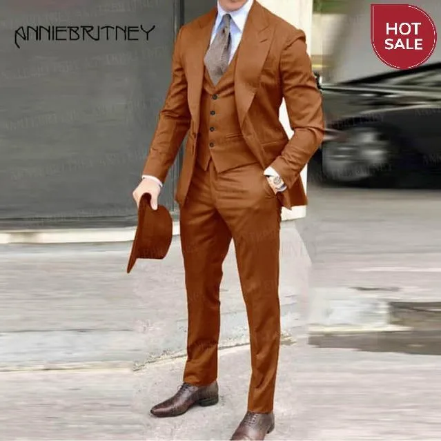 2021 Brown Classic Men Suit 3 Pieces Tuxedo Peak Lapel Groomsmen Wedding Suits Set Fashion Men Business Blazer Jacket Pants Vest