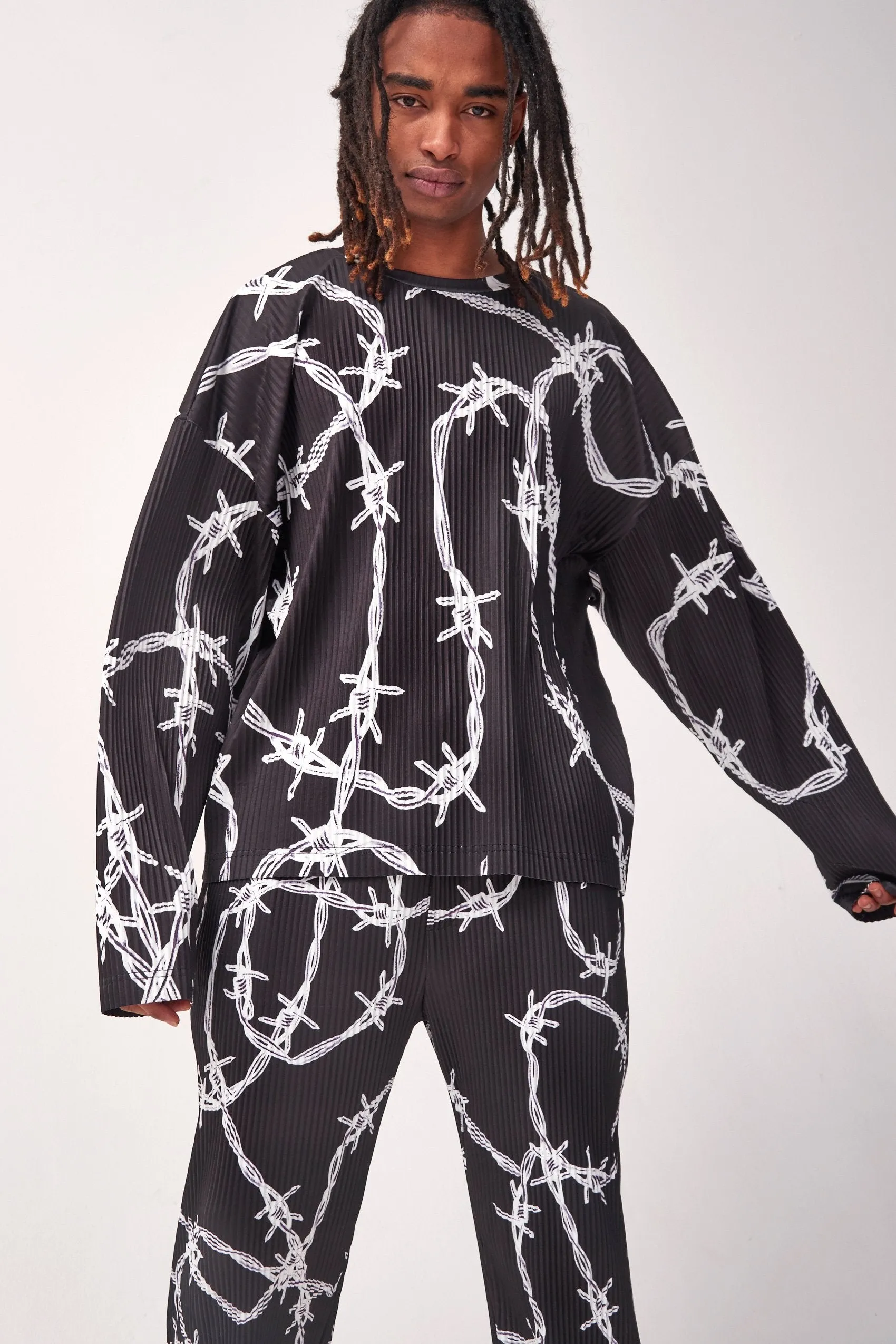 Barbed Wire Printed Pleated Sweatshirt