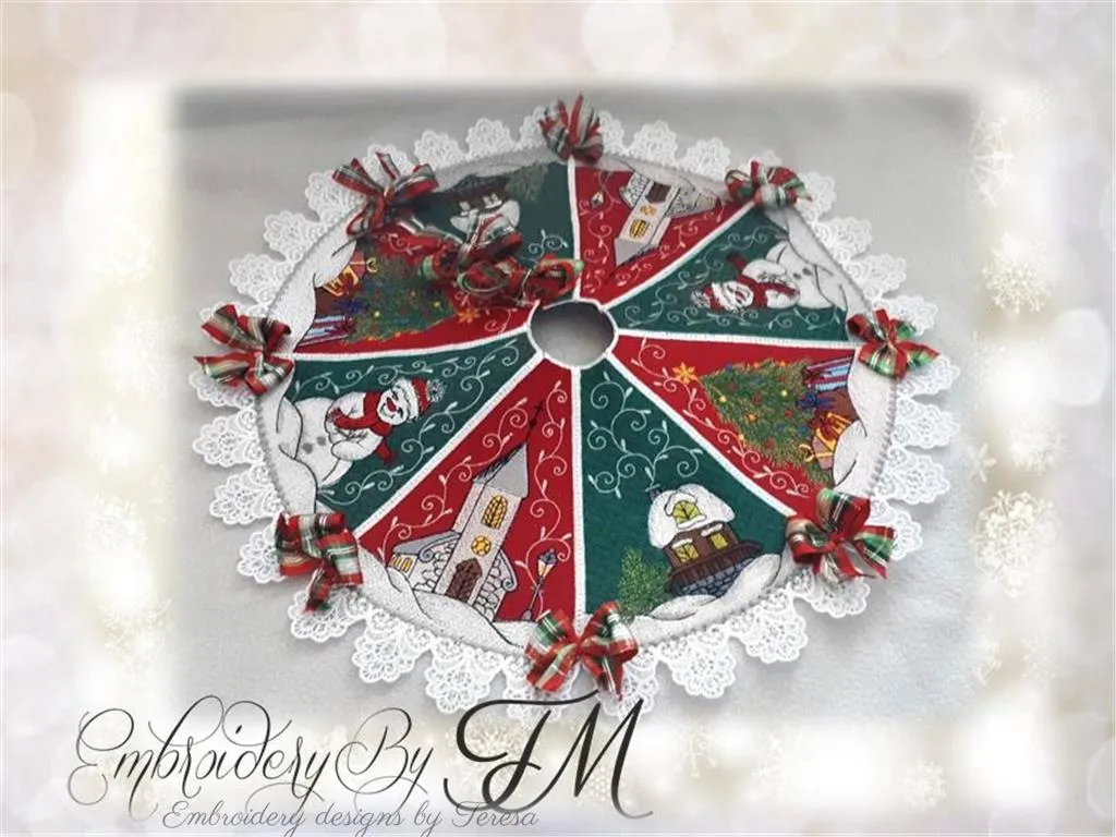 Christmas tree skirt / three sizes / combination felt and lace