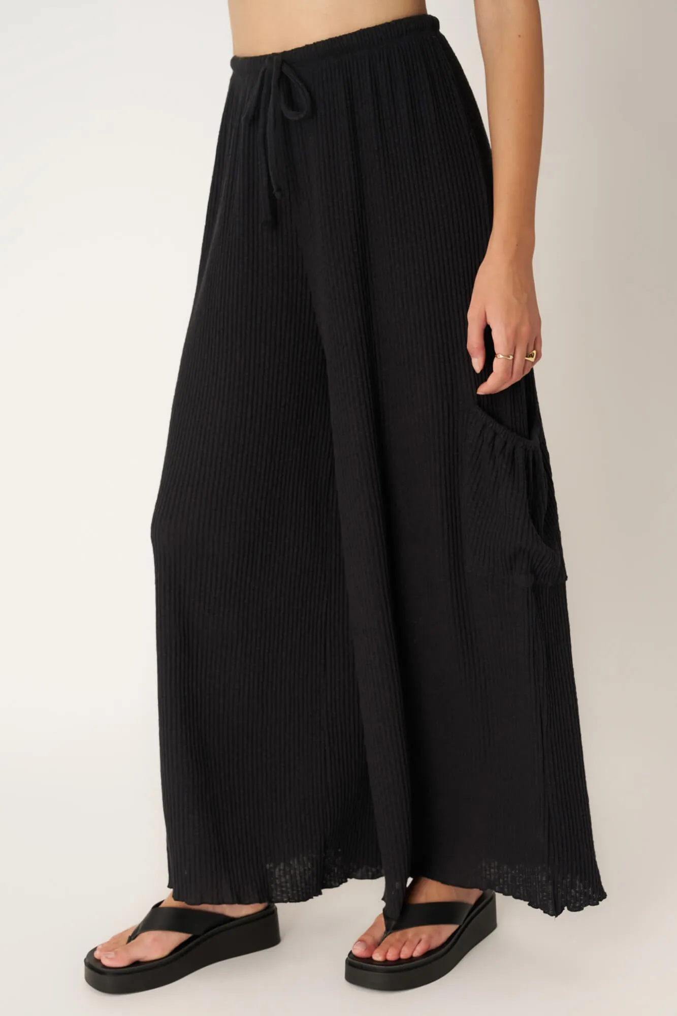 Never Better Textured Wide Leg Pant - Black