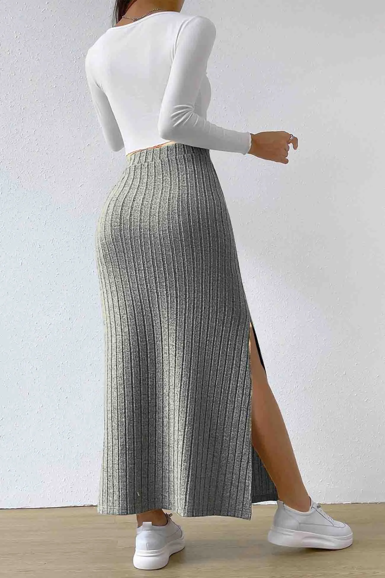 Solid Color Slit Knitted Skirt