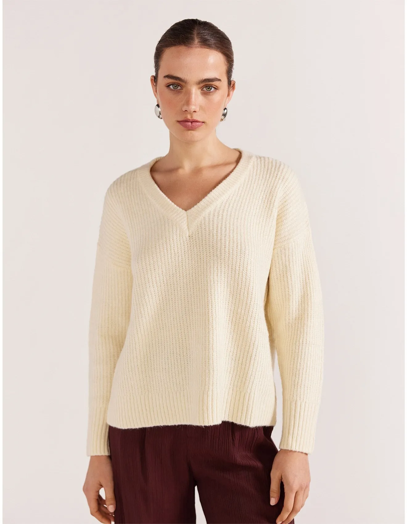 Staple the Label - Daria V-Neck Knit Cream