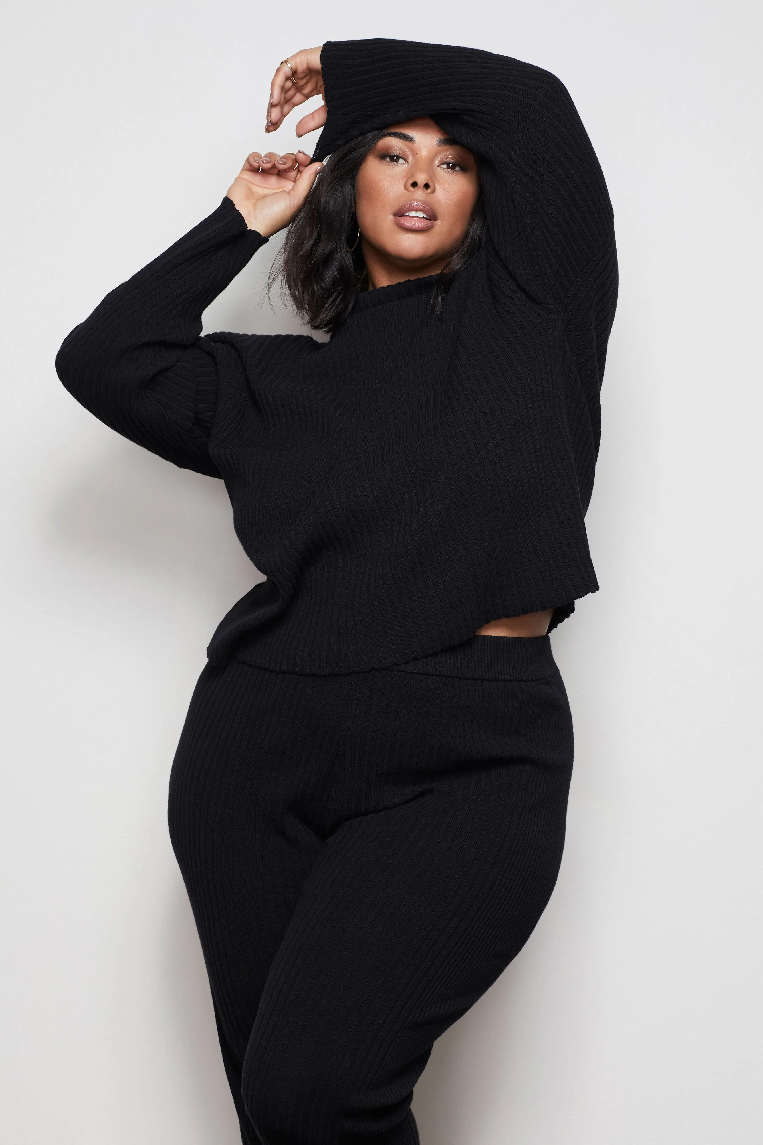 THE GO-TO BOXY SWEATER | BLACK001