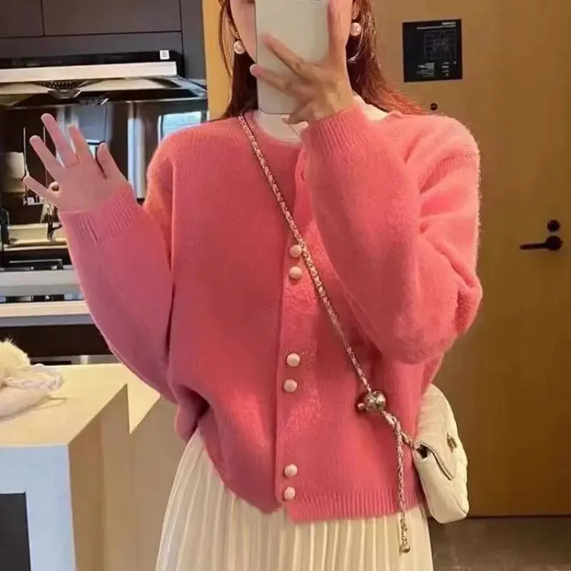 Unique Knitted Cardigan Women's Early Spring New Small Outwear Short Sweater Coat